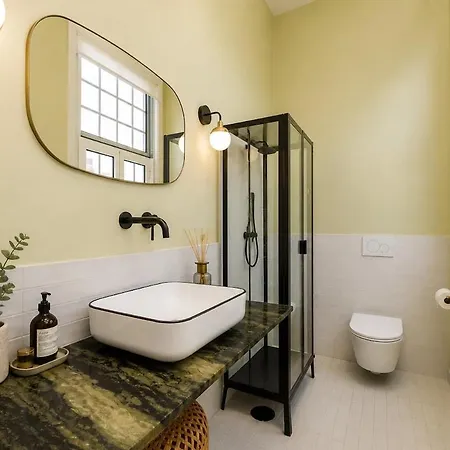 In With Private Garden Villa *