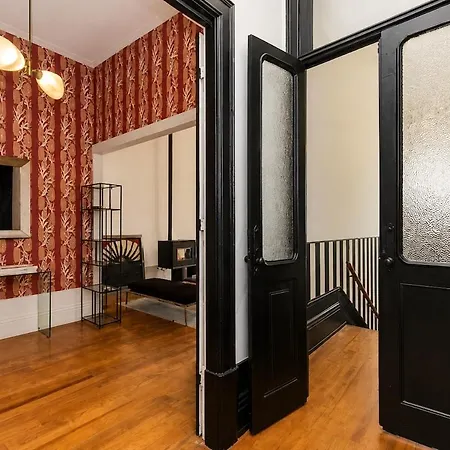 In With Private Garden Villa Oporto