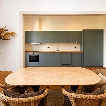 Villa In With Private Garden Oporto